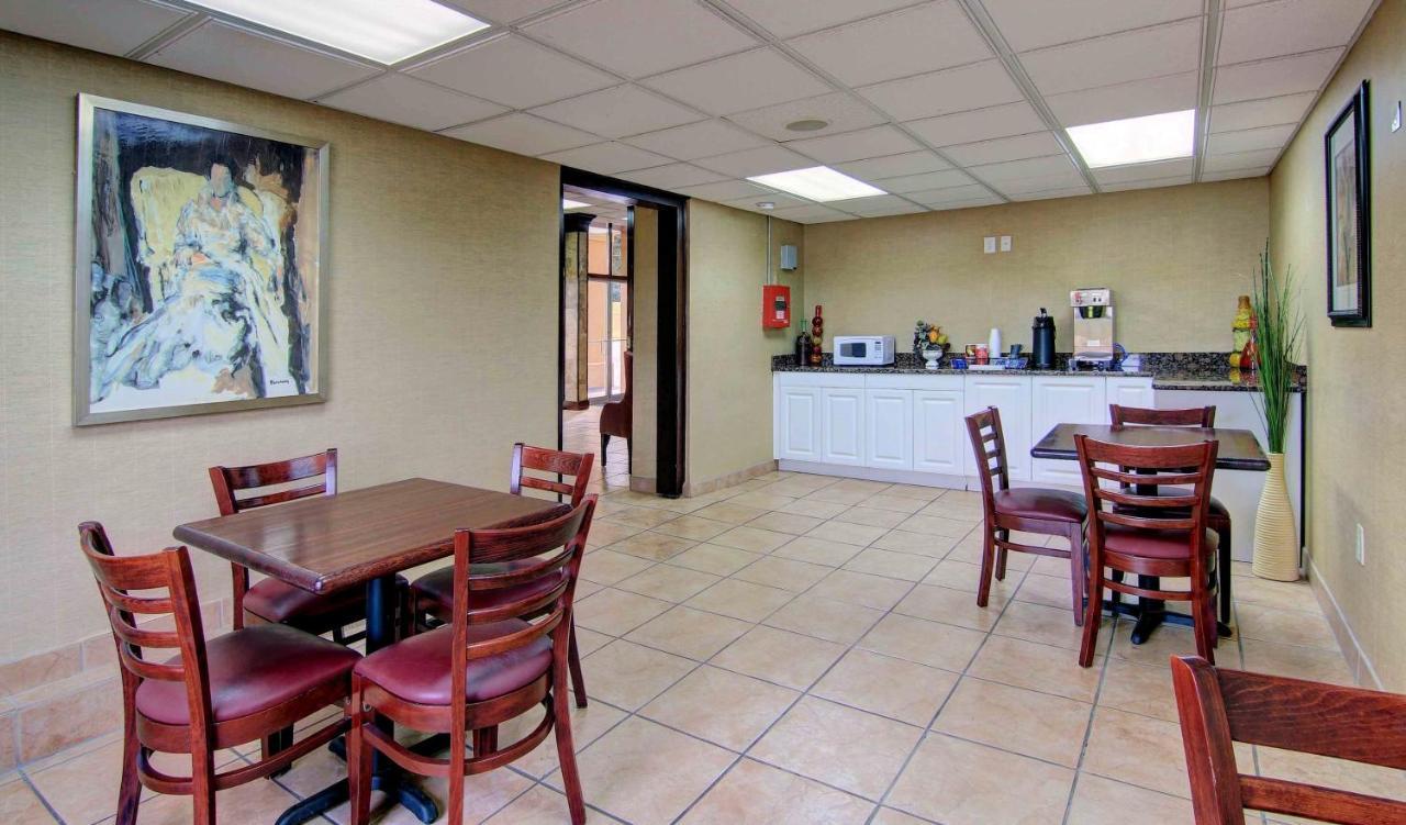 Red Roof Inn Atlanta - Six Flags Lodge West Экстерьер фото