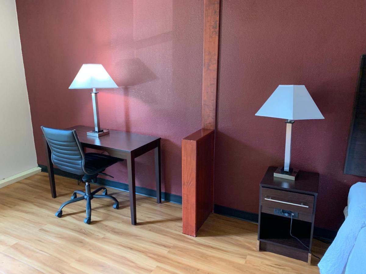 Red Roof Inn Atlanta - Six Flags Lodge West Экстерьер фото