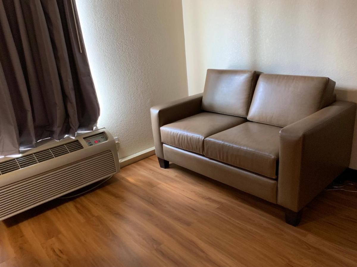 Red Roof Inn Atlanta - Six Flags Lodge West Экстерьер фото