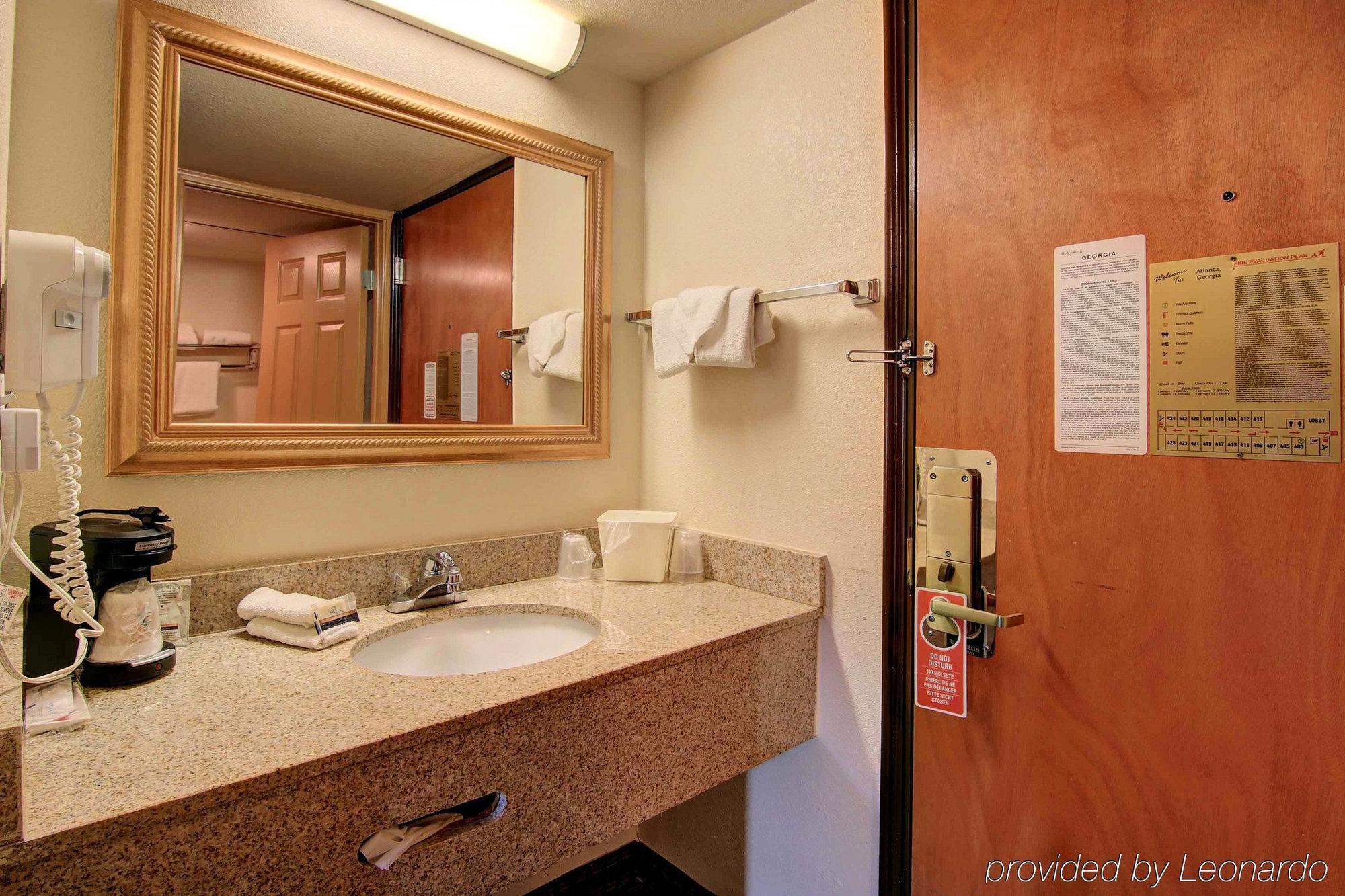 Red Roof Inn Atlanta - Six Flags Lodge West Экстерьер фото